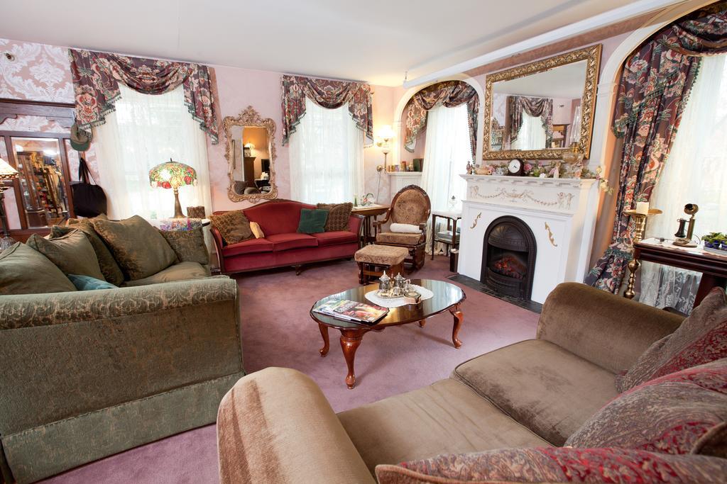 Inn Victoria Chester Екстериор снимка